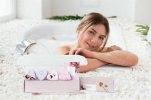 Load image into Gallery viewer, Heart Shaped Shower Steamers Gift Box, Set of 5 Shower Steamers Package
