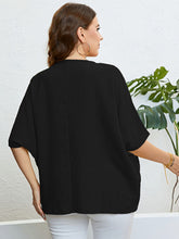 Load image into Gallery viewer, Plus Size Seam Detail Half Sleeve Top
