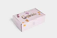Load image into Gallery viewer, One year of self-care SUBSCRIPTION BOXES for WOMEN - Will be  shipped every 3 months

