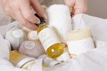 Load image into Gallery viewer, One year of self-care SUBSCRIPTION BOXES for WOMEN - Will be  shipped every 3 months
